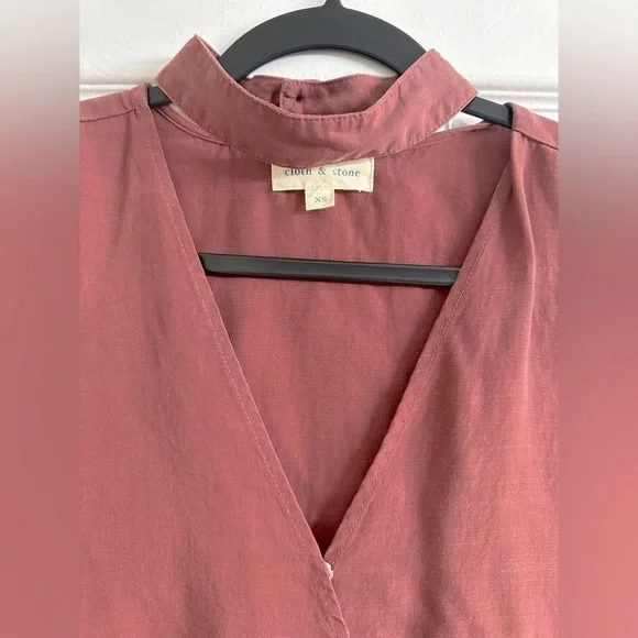 Cloth & Stone Wrap Top - Picture 2 of 6